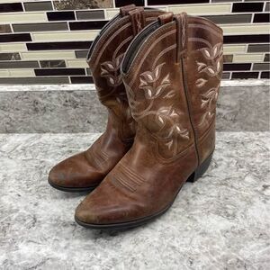 Girls 4.5 Ariat Cowboy boots